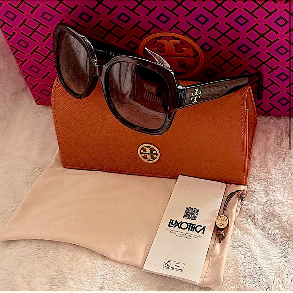 Tory Burch:NEW! Kira Square Tortoise Sunglasses (57mm). Comes w/Tory Burch case.